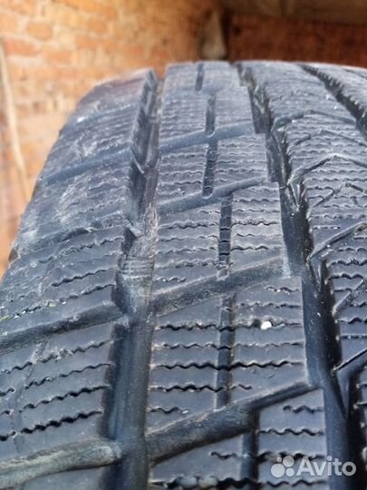 Roadstone Winguard Ice SUV 245/70 R16