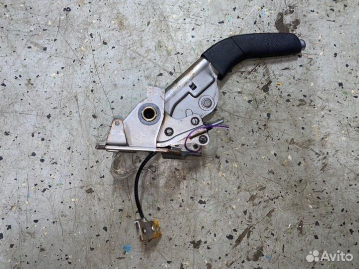 Ручка ручного тормоза Nissan Primera P12 QG18DE