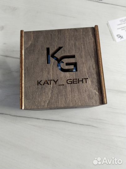 Наручные часы от Katy Geht, чёрные