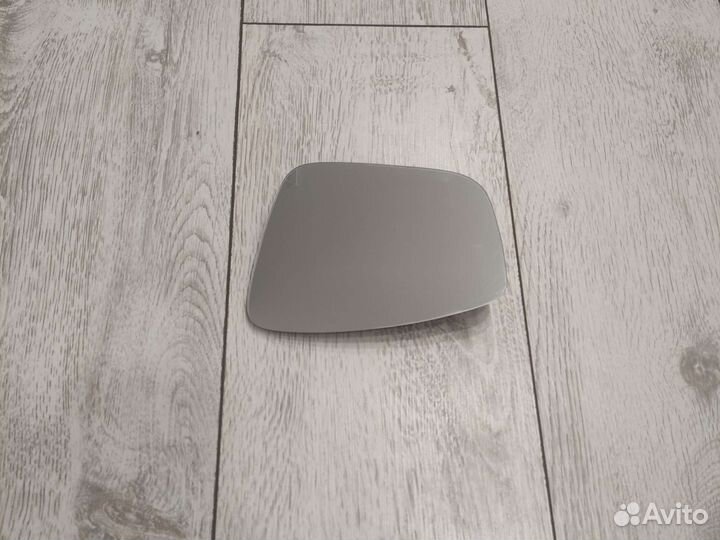 Полотно зеркала левое vw polo 10/Skoda Rapid 12