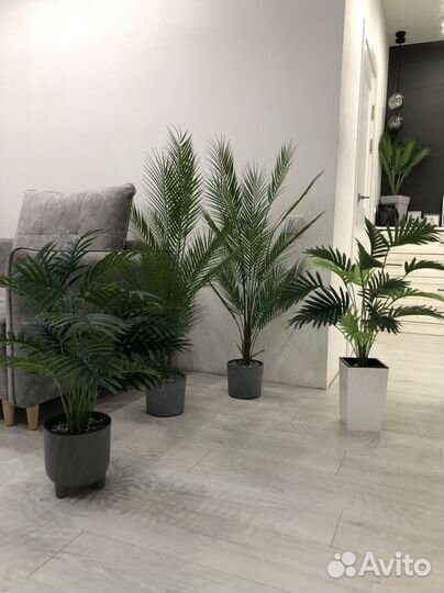 Искусственная пальма растение