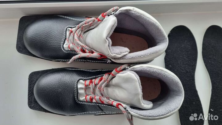 Лыжные ботинки класические