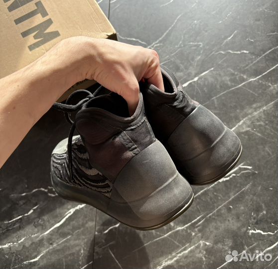 Кроссовки Adidas Yeezy qntm Оригинал