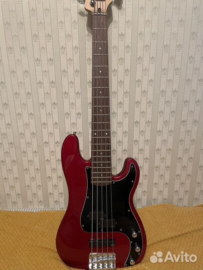 Бас гитара squier precision bass 5 струн активный