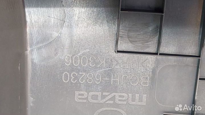 Обшивка центральной стойки Mazda 3 (BP) 2019, 2022