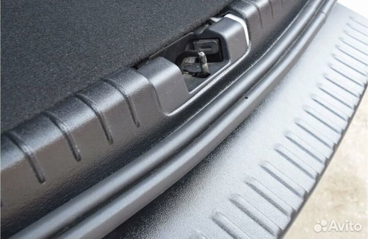 Накладка в проем багажника Рено Дастер