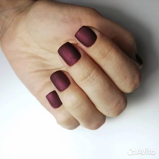 Модель на маникюр и педикюр