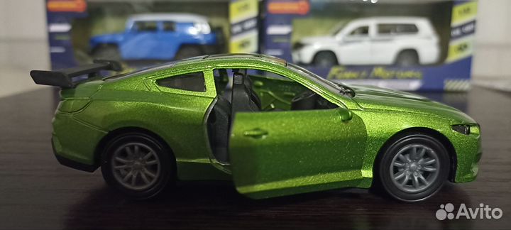 Модель автомобиля 1:32 BMW