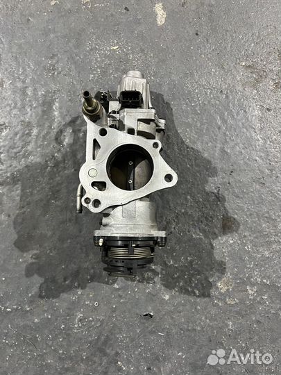Дросельная заслонка Toyota Progres