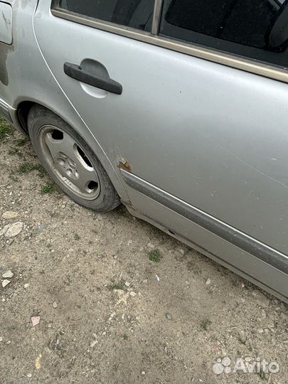 Mercedes-Benz E-класс 2.2 МТ, 1997, 54 100 км