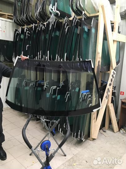 Лобовое стекло Volkswagen Golf