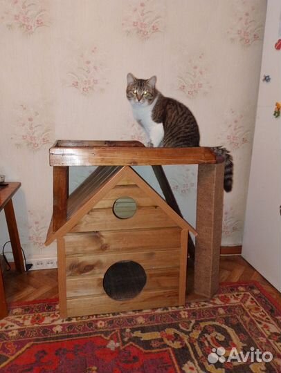Домик для кошки с когтеточкой