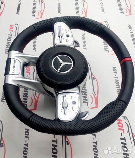 Руль Mercedes 63 AMG подушка с красной строчкой
