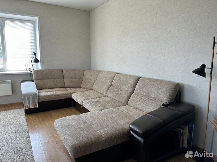 Большой угловой диван