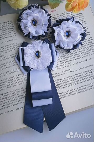 Галстук жабо и круглые бантики к нему