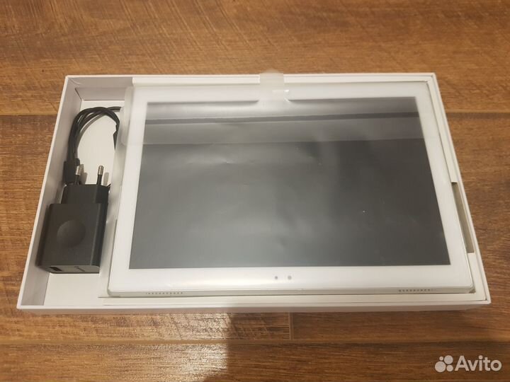 Планшет Lenovo Tab4 10 plus