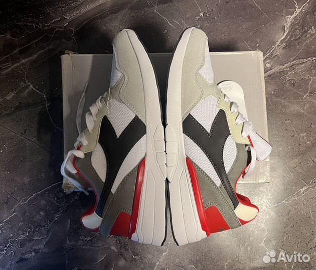 Кроссовки Diadora