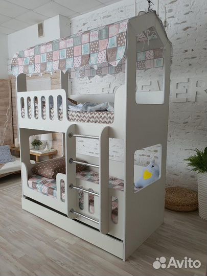 Двухъярусная кровать Домик