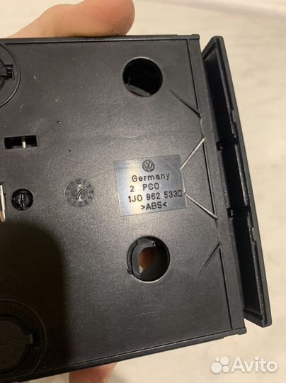 Задний подстаканник гольф 4