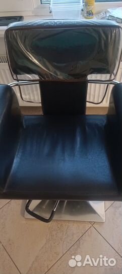 Продам парикмахерское кресло