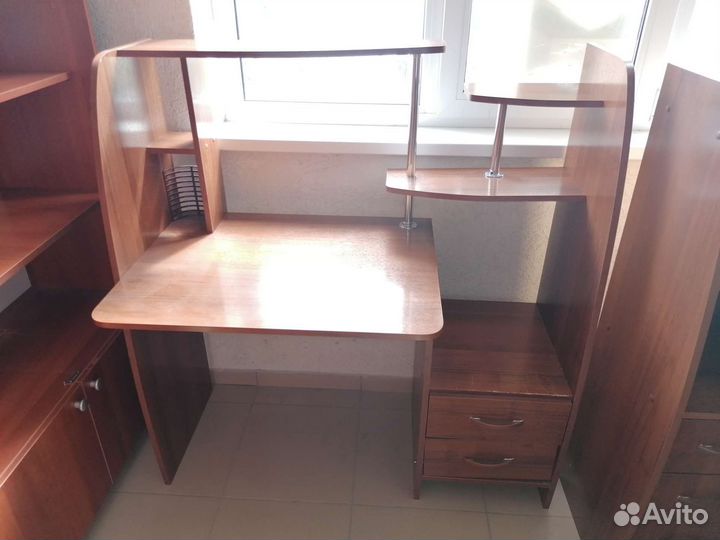 Компьютерный стол