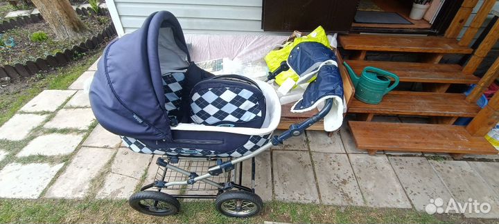 Продам коляску Roan прогулочная