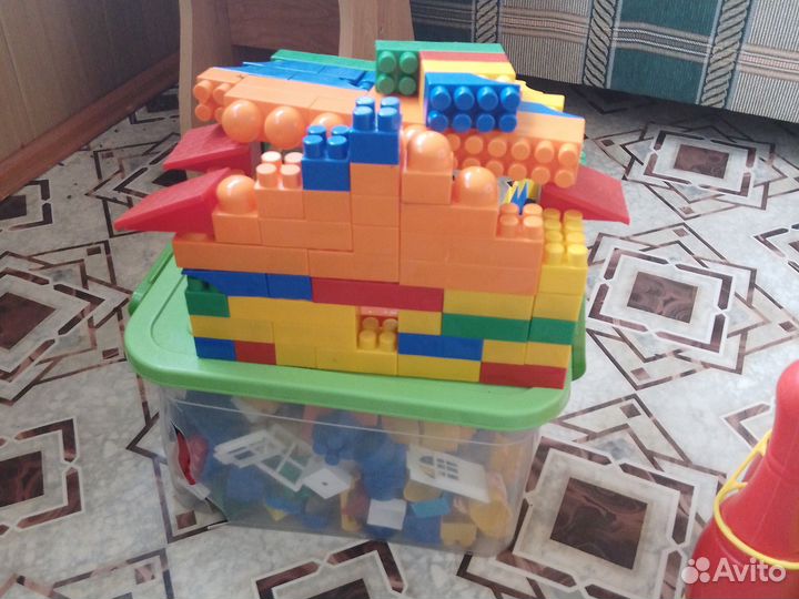 Машинки. Игрушки. Конструктор.кегли