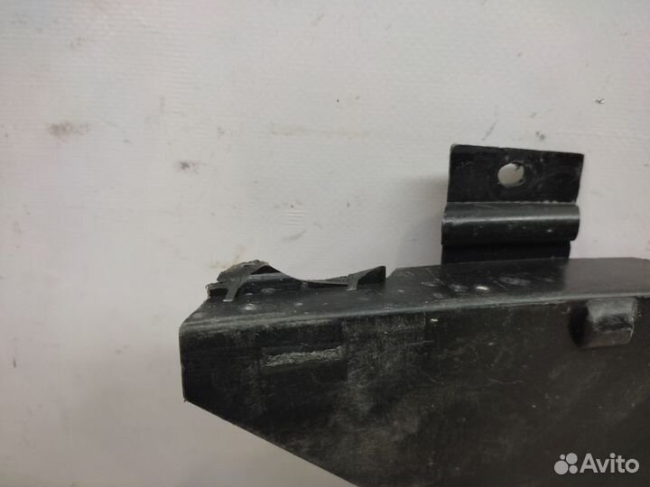 Дефлектор радиатора правый Лада X-Ray 2015