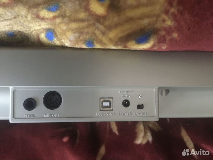 Мидиклавиатуры akai MPK-61 и Midiscare 2