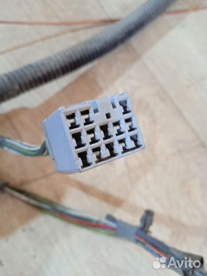 Жгут проводов двери багажного отсека Toyota Carina