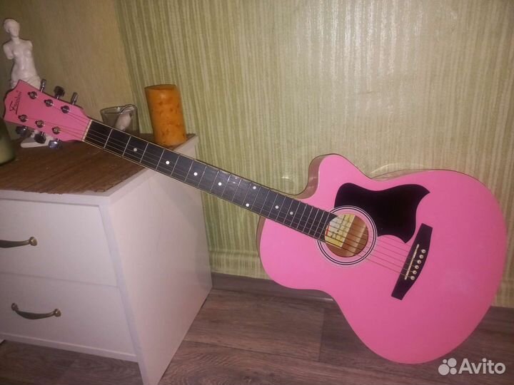 Акустическая гитара