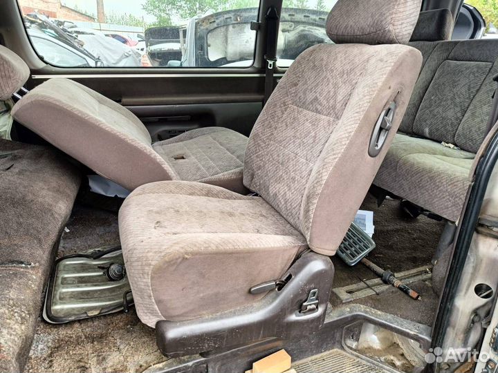 Комплект сидений Toyota Hiace H100