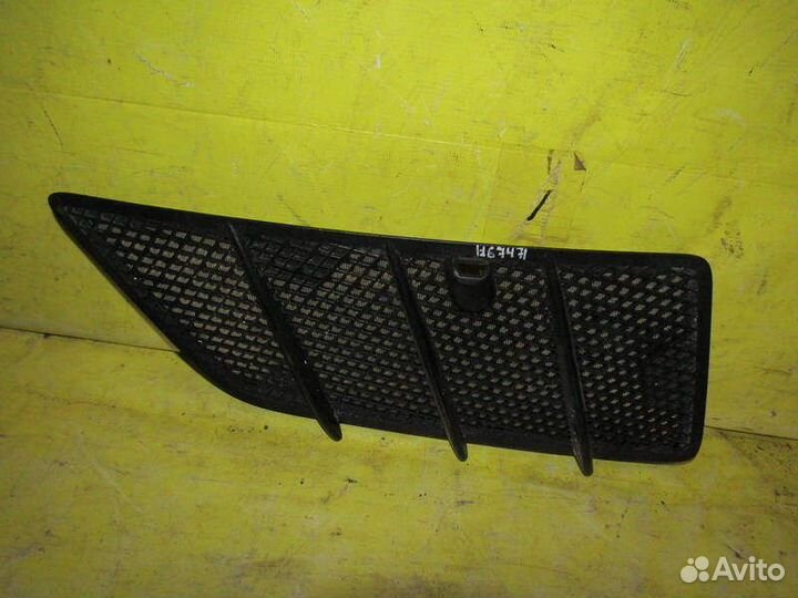 Решетка капота правая Mercedes ML164 05-12г 16747