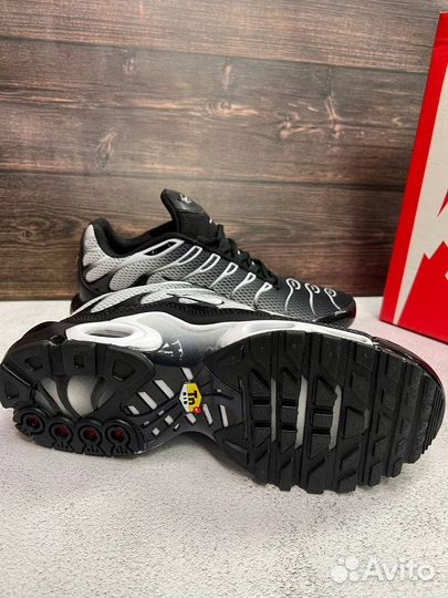 Кроссовки мужские Nike Air Max Tn Plus