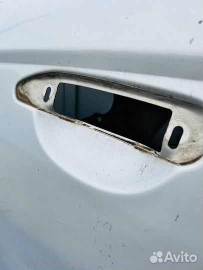 Двери Nissan avenir