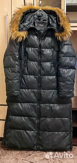 Пуховик женский длинный с капюшоном