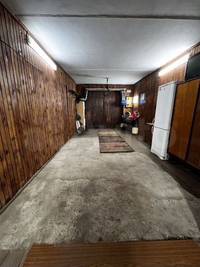 Гараж, > 30 м²