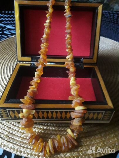 Украшения из янтаря и улексита с гранатом