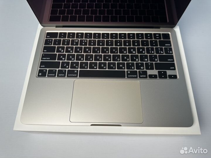 MacBook Air 13 2022 M2/16/256Gb Starlight, 42 цикл