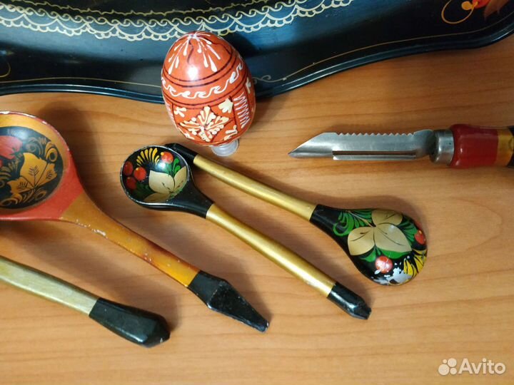 Поднос жостово и хохлома