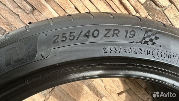 Michelin Pilot Sport 255/40 R19 100Y