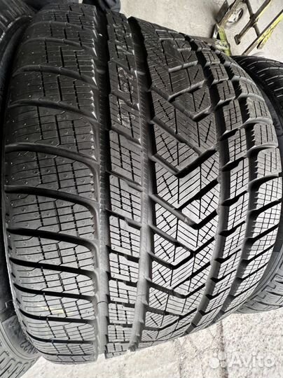 Pirelli Scorpion Winter 285/35 R22 и 315/30 R22