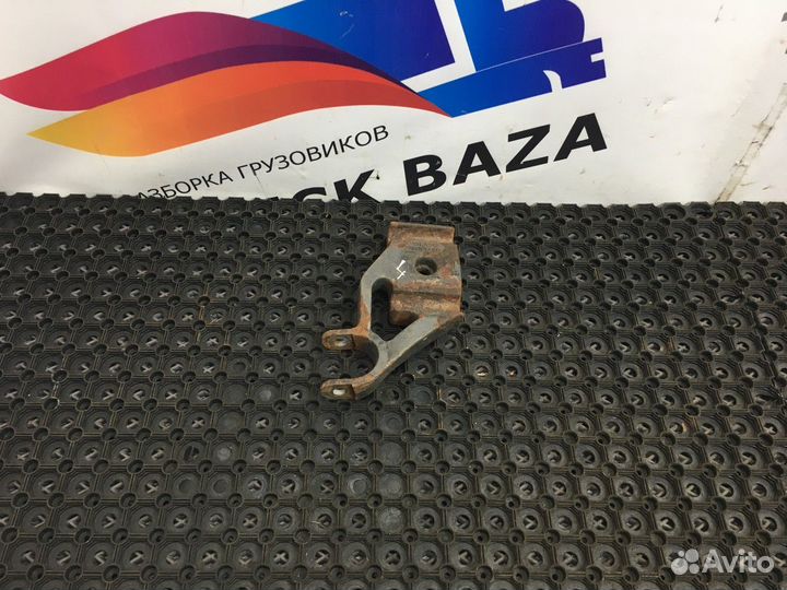 Опора переднего амортизатора нижняя правая