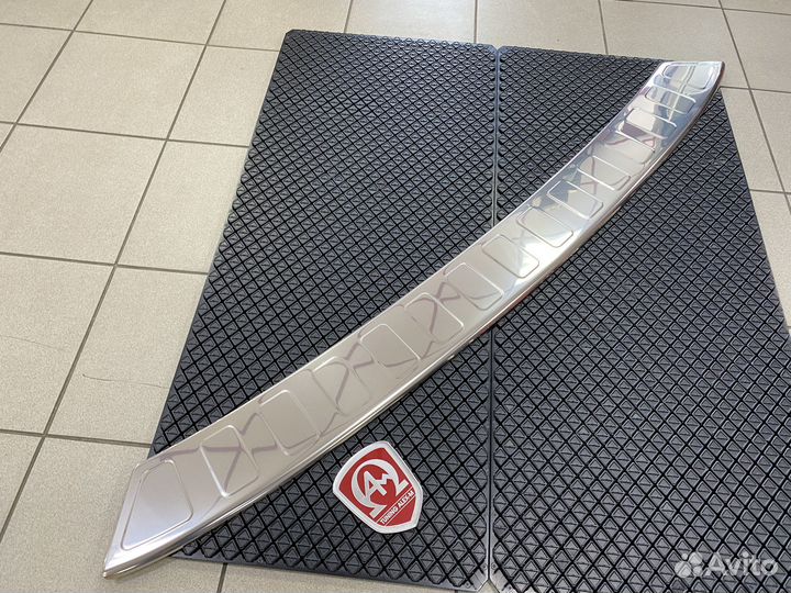 Глянцевая накладка на бампер SpaceTourer 2017- L3