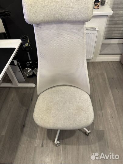 Компьютерное кресло IKEA эрвфьеллет бежевое