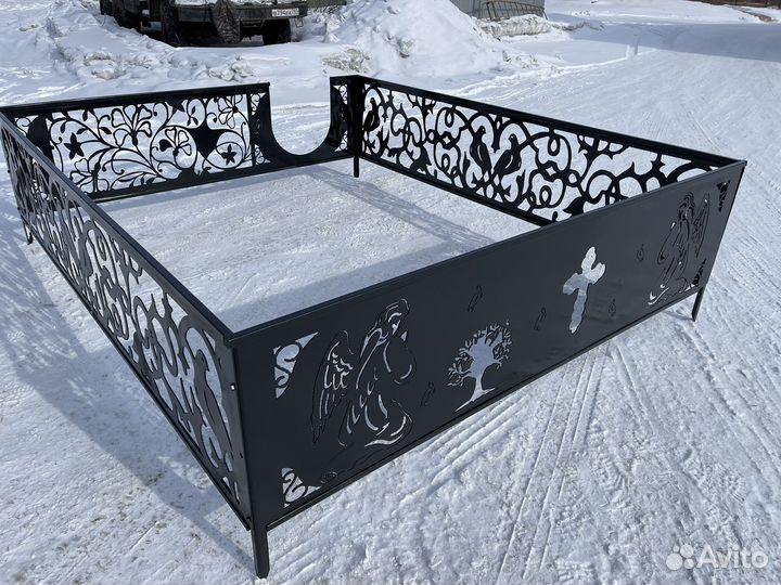Оградка металлическая