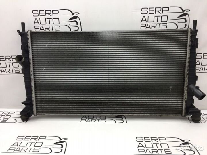 Радиатор двигателя Ford Focus 2 aoda 2.0L 2008