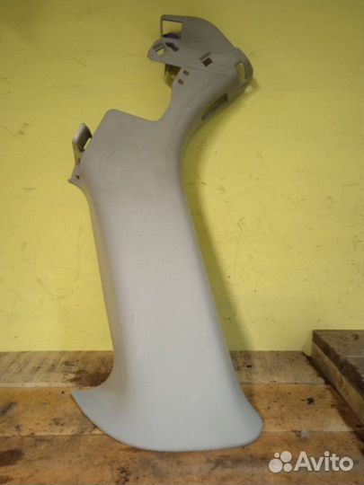 Накладка стойки прав. зад. Renault Laguna 3 GT