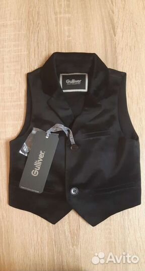 Нарядная бархатная жилетка для мальчика на год