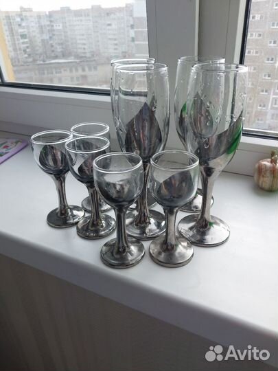 Набор бокалов и рюмок